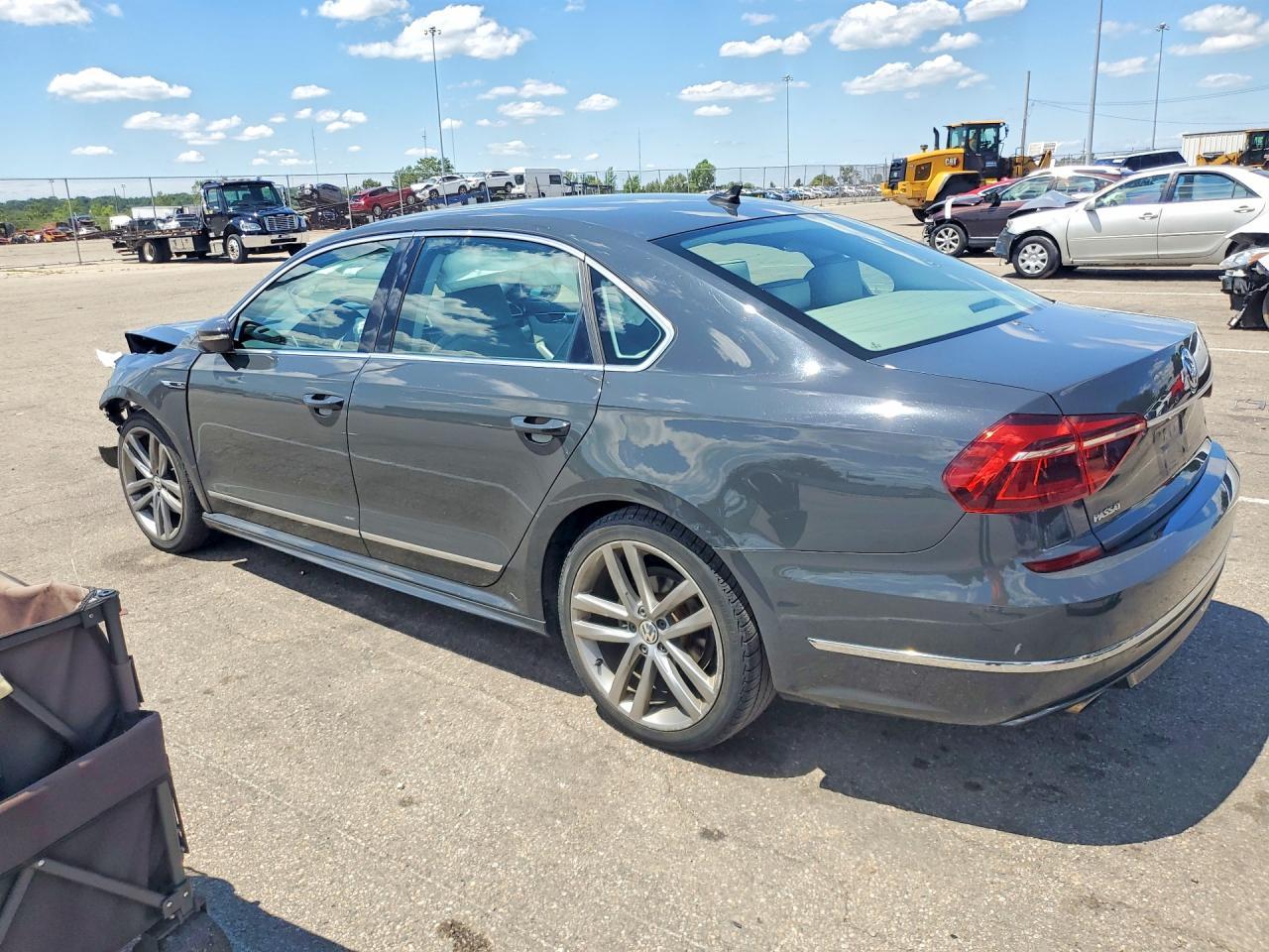 2017 VOLKSWAGEN Passat