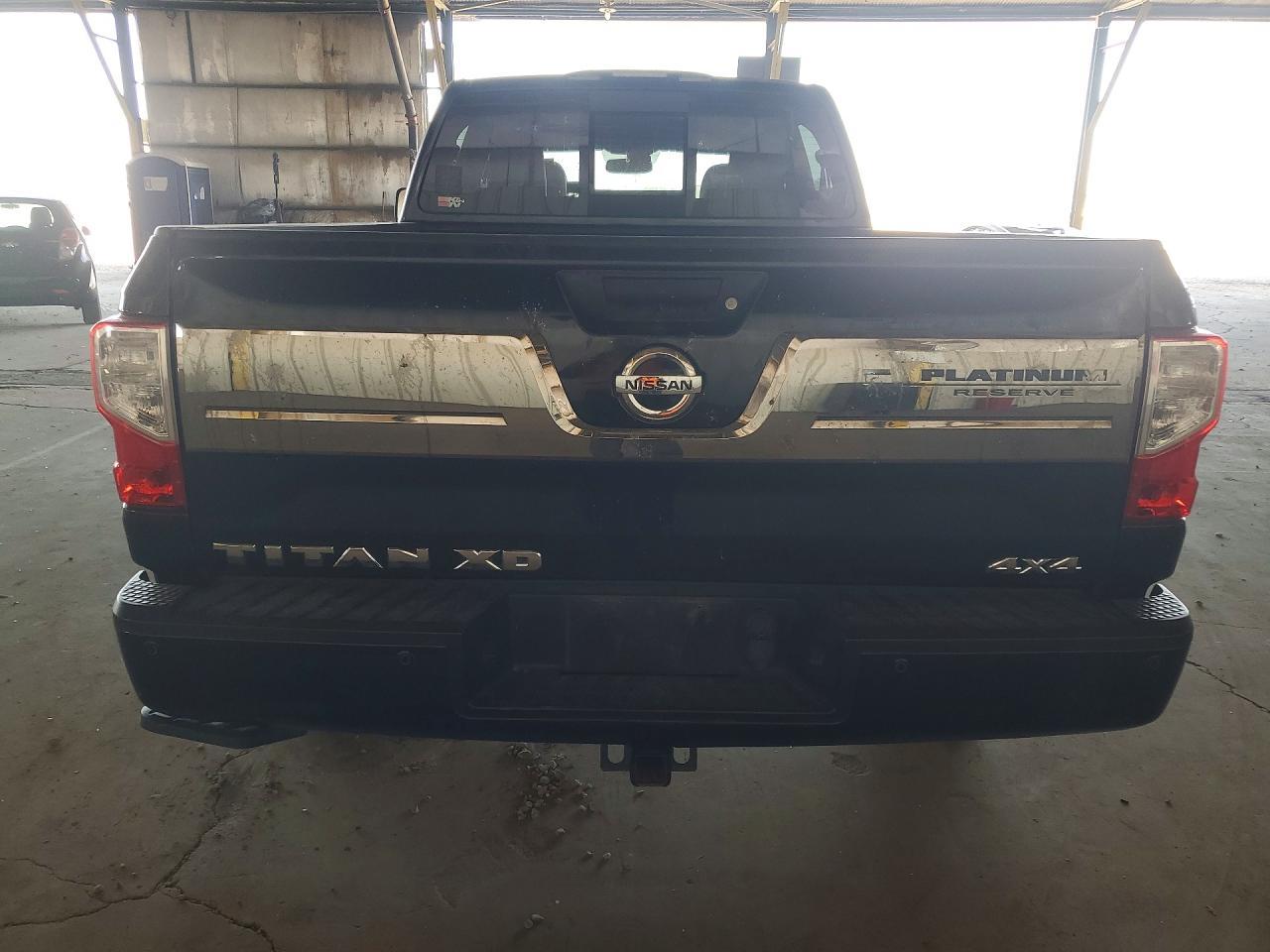2017 NISSAN Titan
