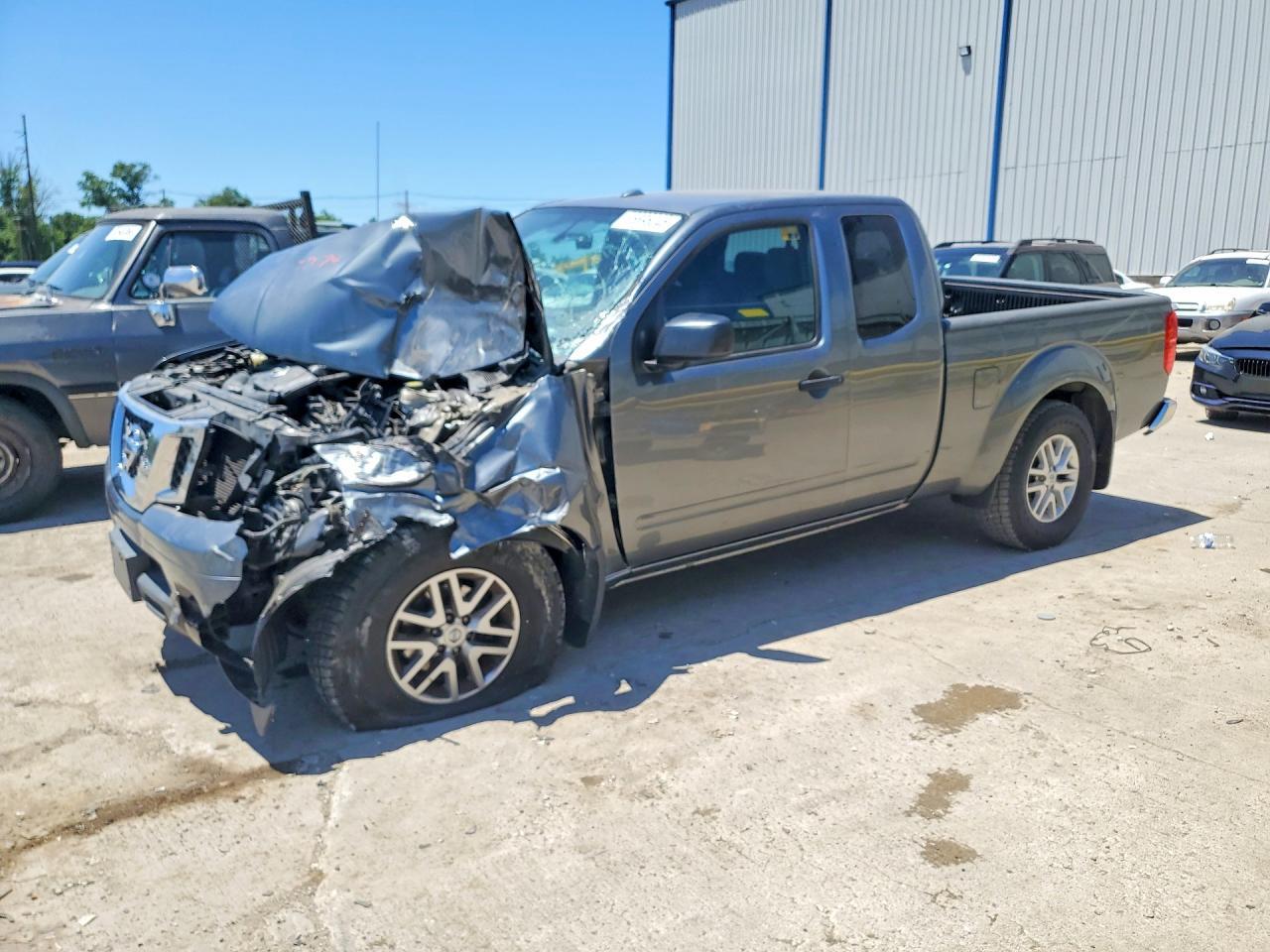 2016 NISSAN Frontier