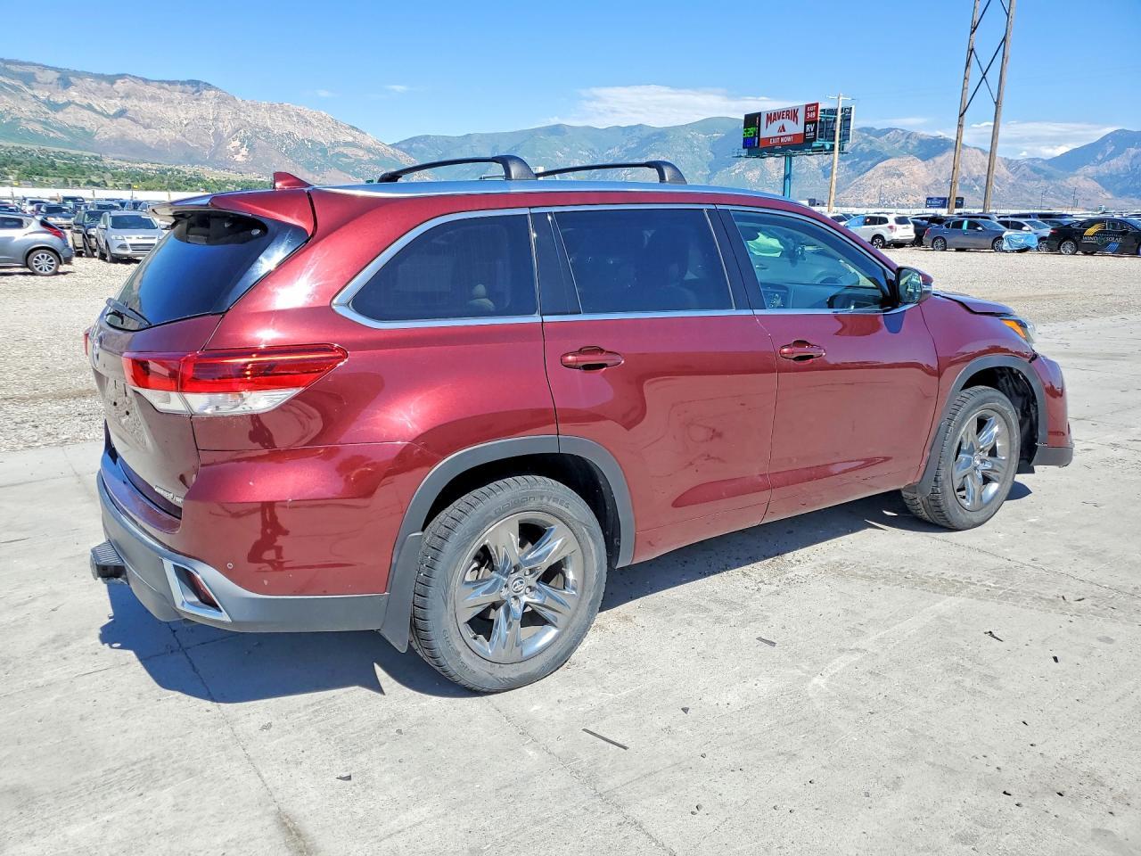 2017 TOYOTA HIGHLANDER