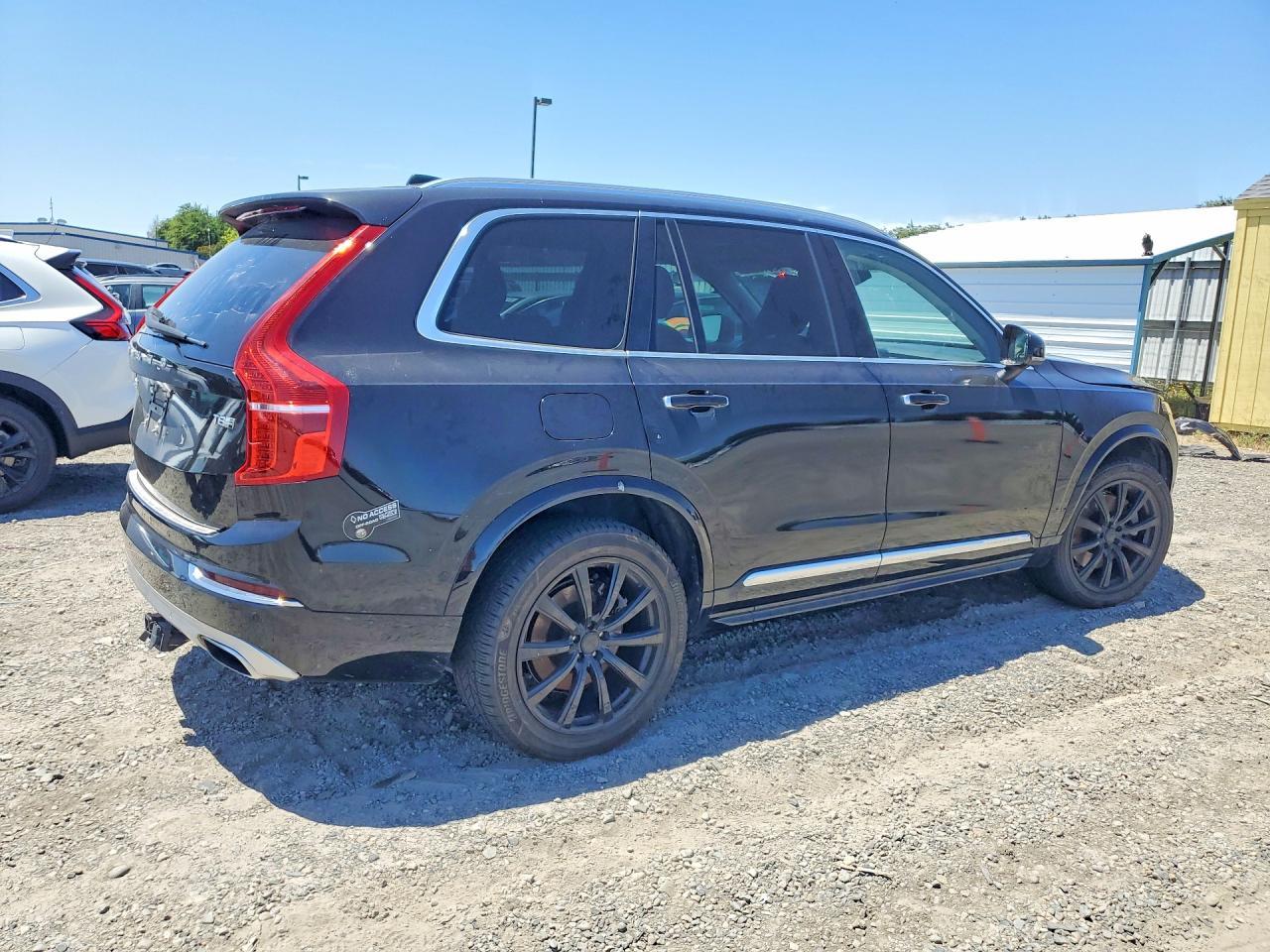 2016 VOLVO XC90