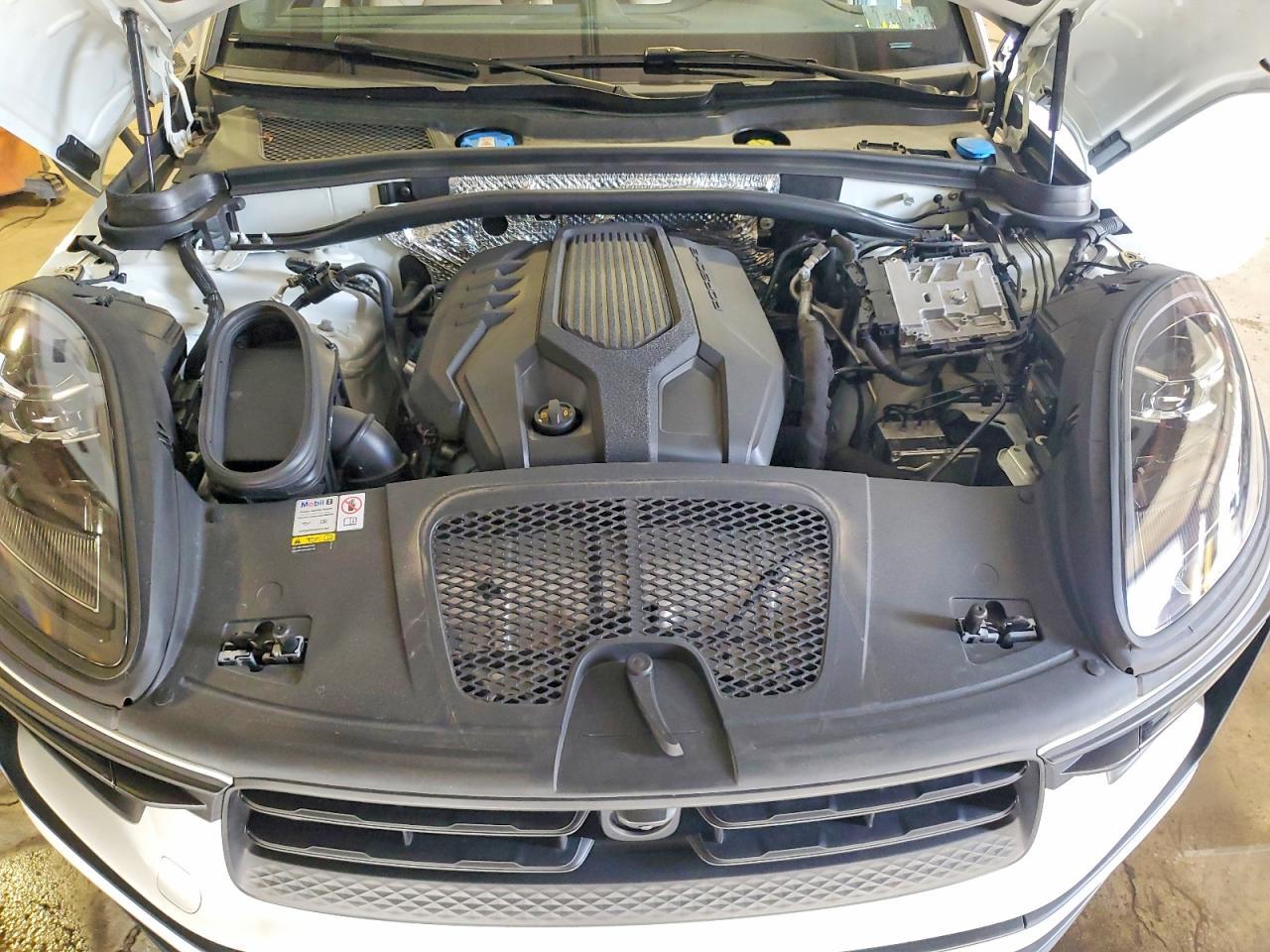 2023 PORSCHE Macan