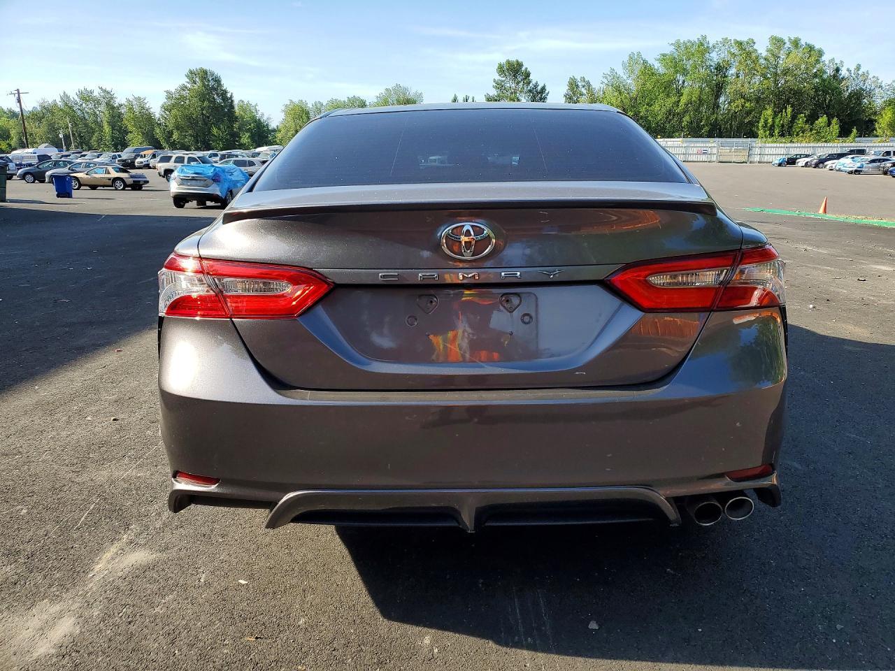 2018 TOYOTA CAMRY