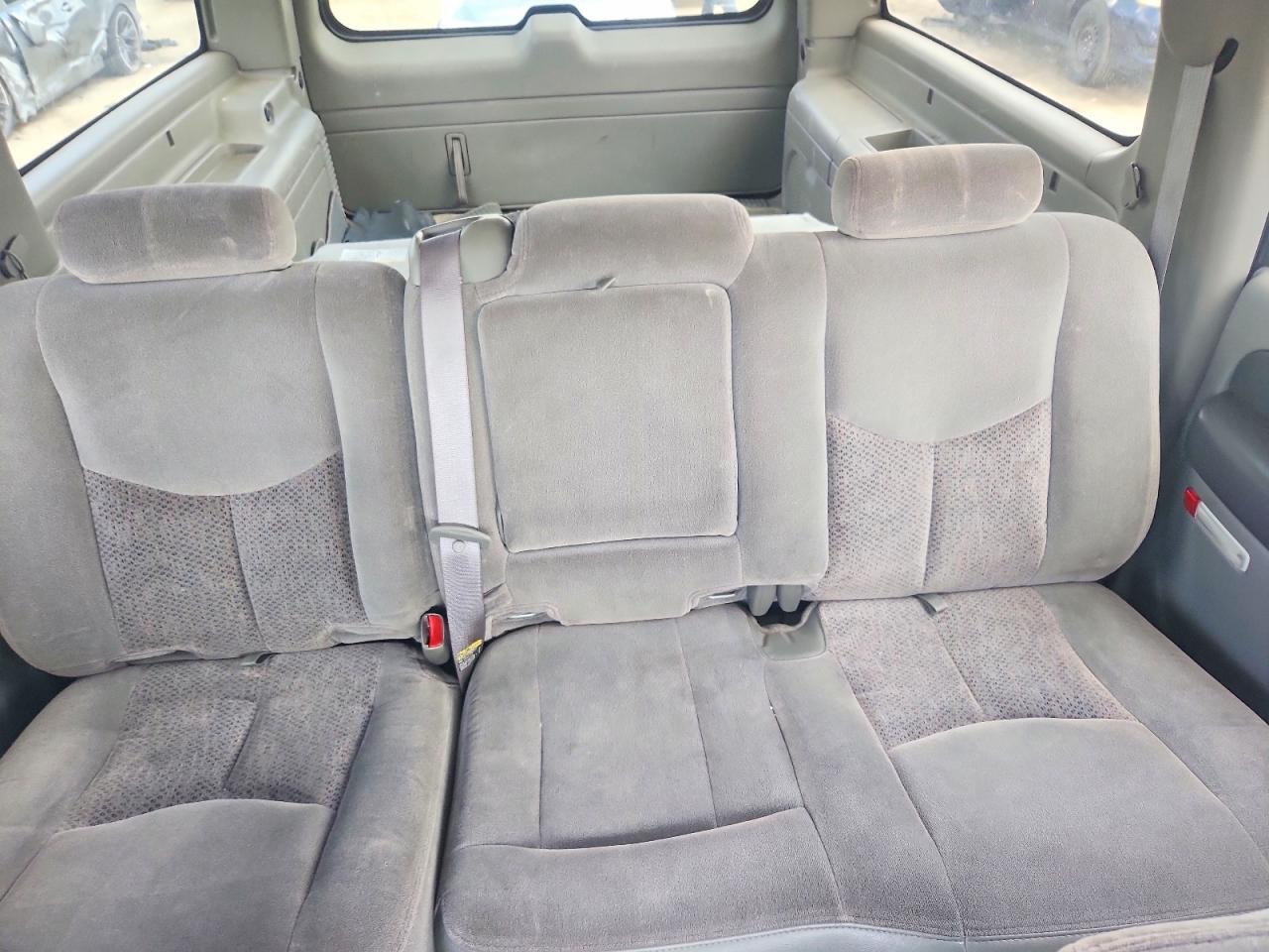 2003 CHEVROLET Suburban