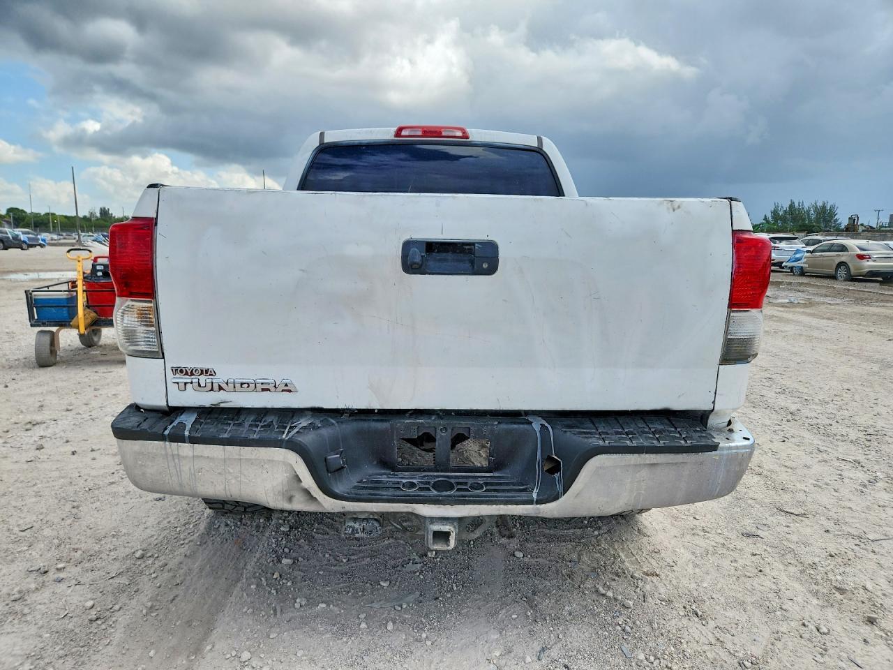 2011 TOYOTA TUNDRA