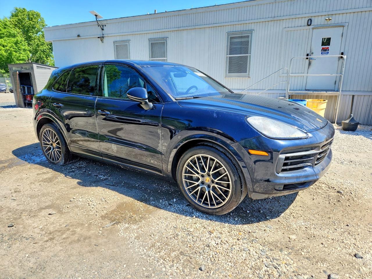 2022 PORSCHE CAYENNE