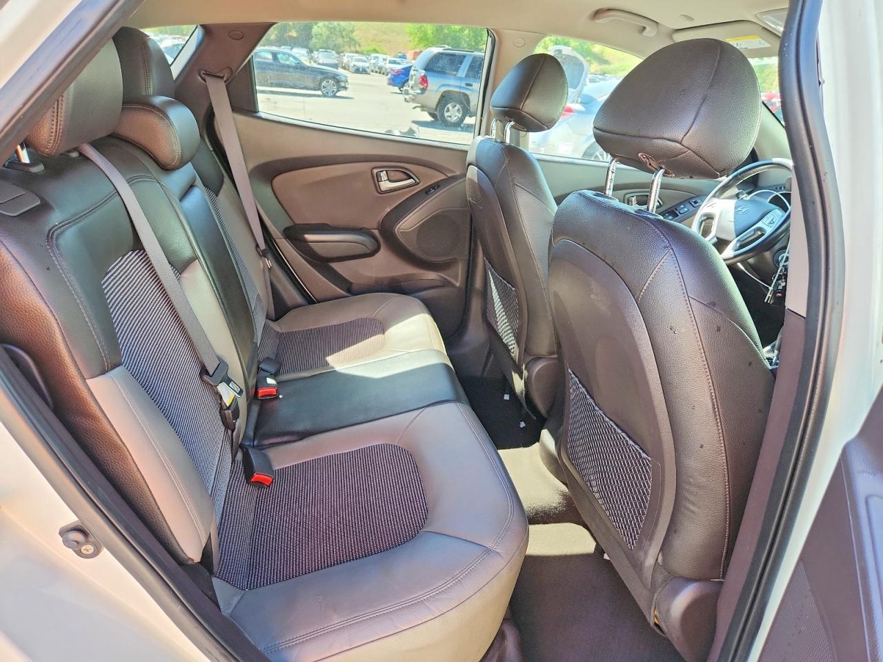 2011 HYUNDAI TUCSON