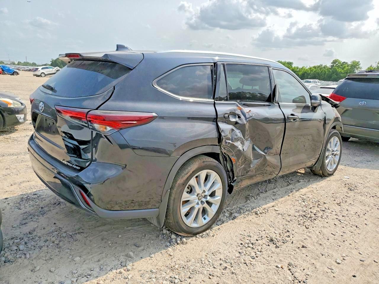 2026 TOYOTA HIGHLANDER