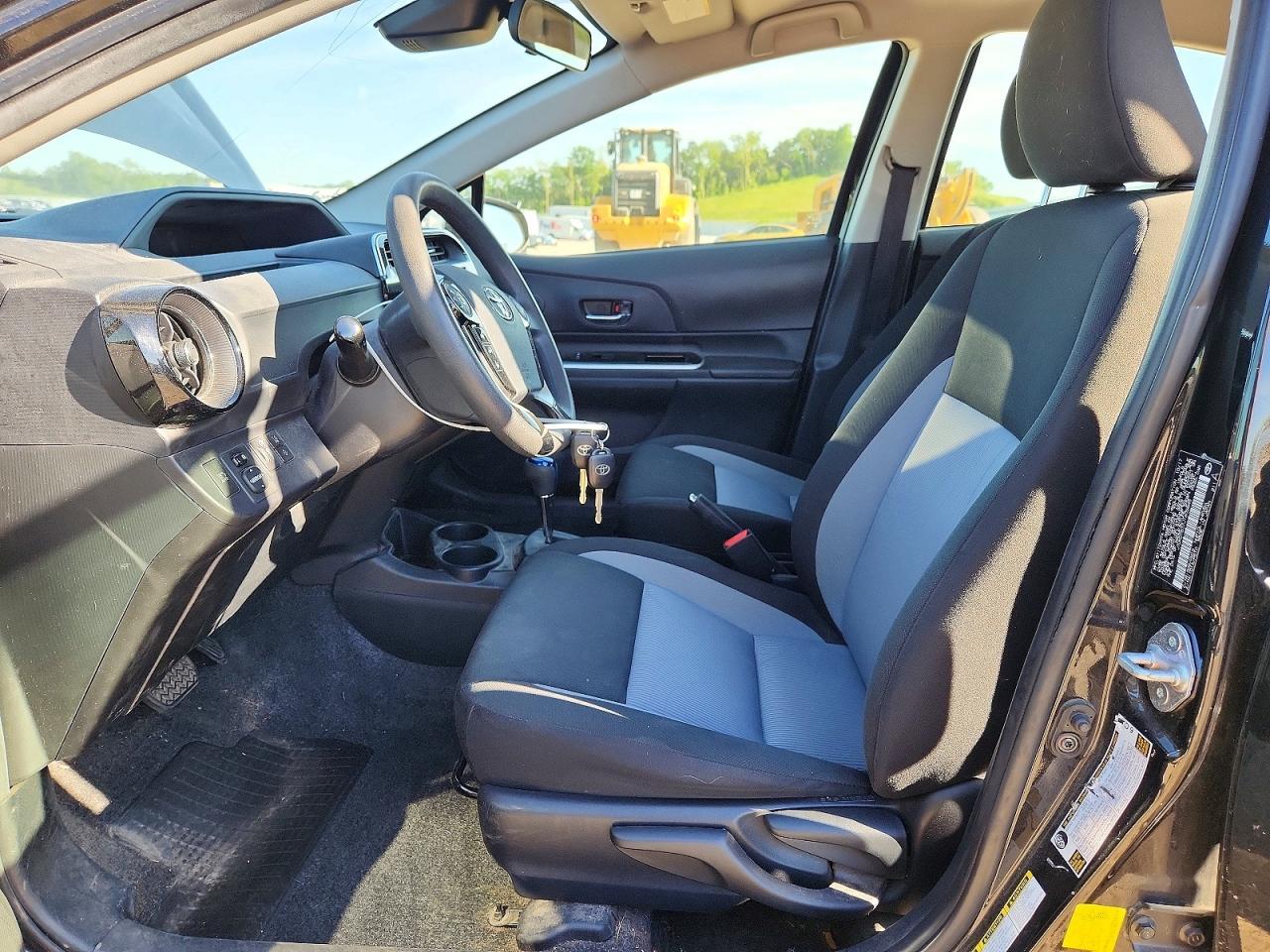 2018 TOYOTA Prius c