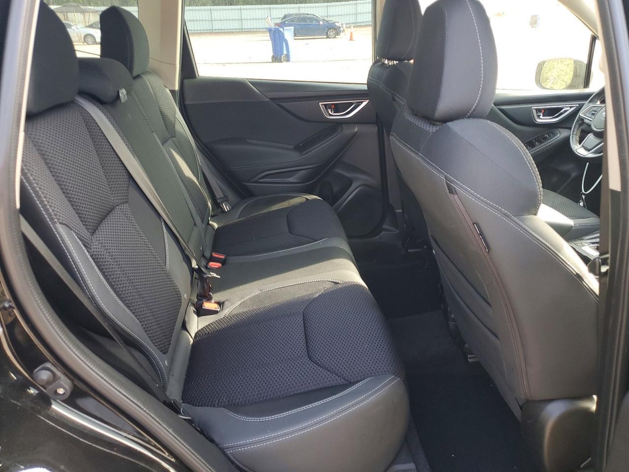 2022 SUBARU FORESTER