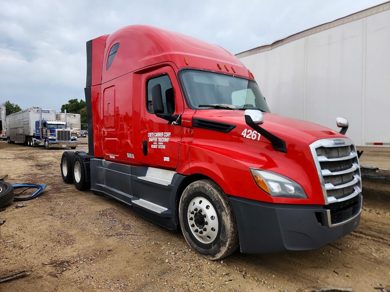 2019 FREIGHTLINER CASCADIA 126