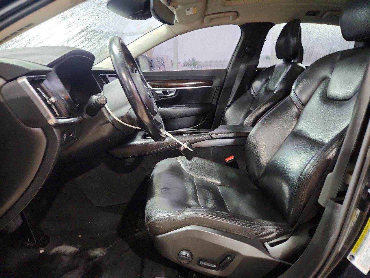 2018 VOLVO S90