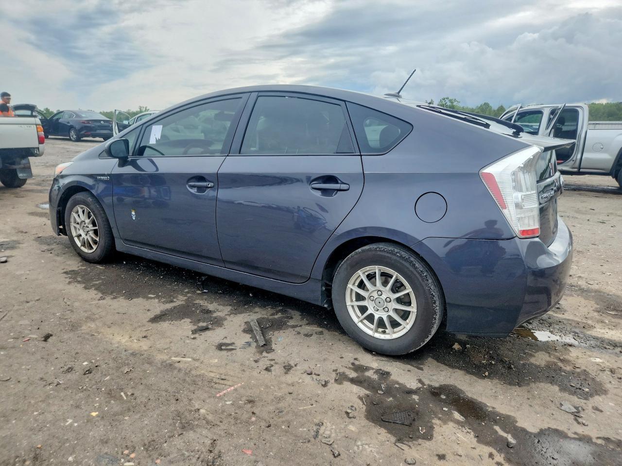 2011 TOYOTA PRIUS