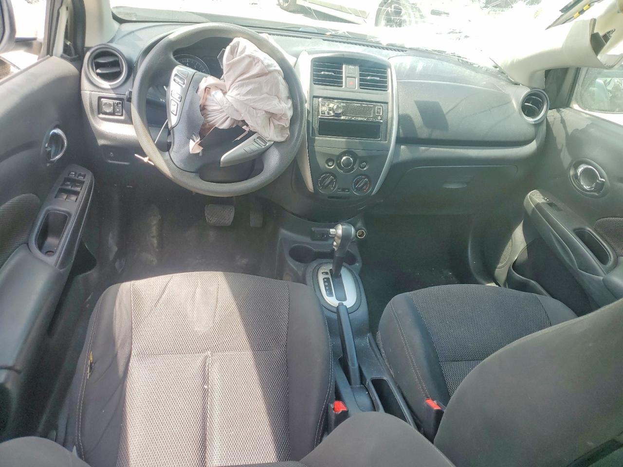 2017 NISSAN VERSA