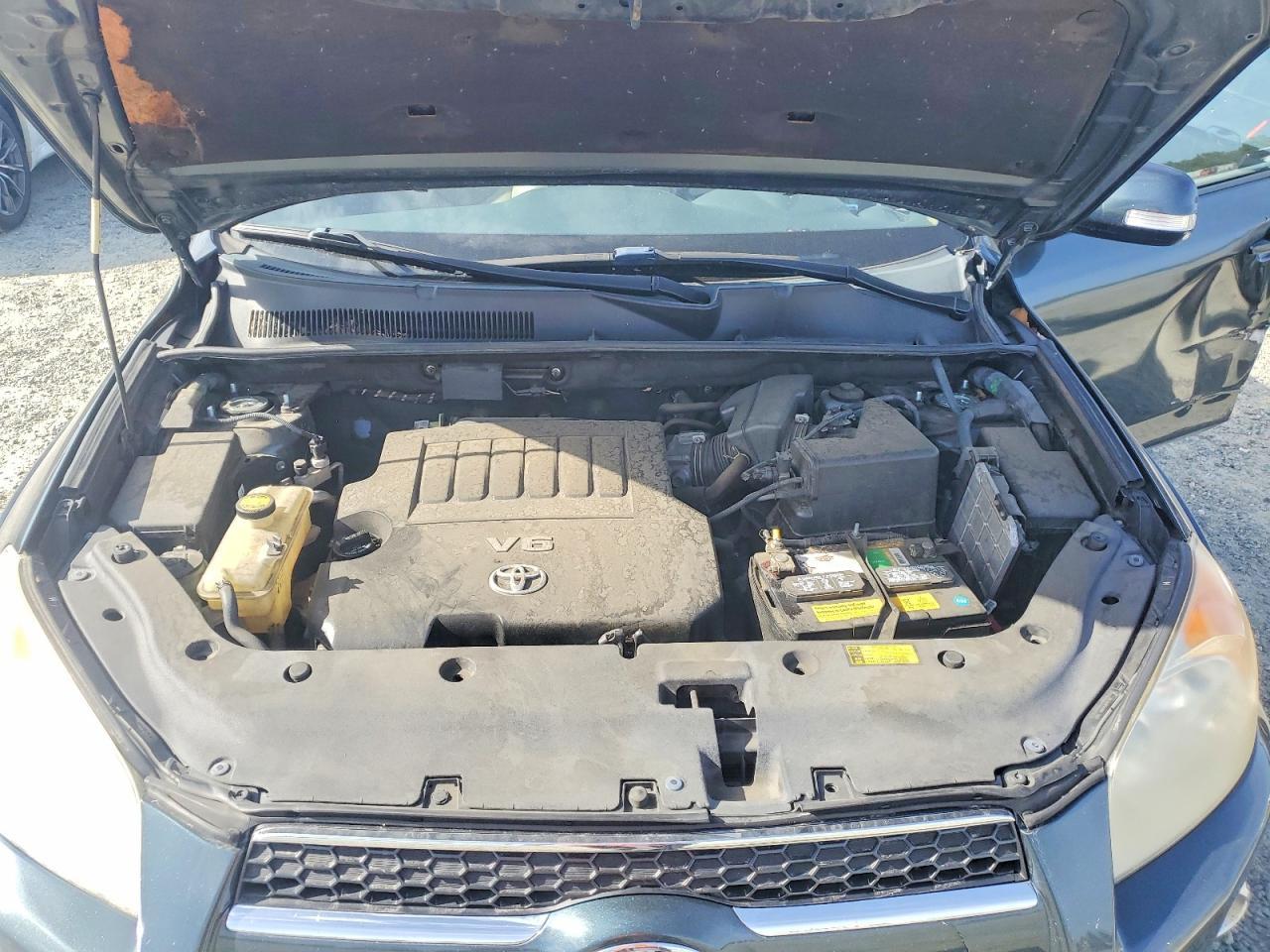 2011 TOYOTA RAV4