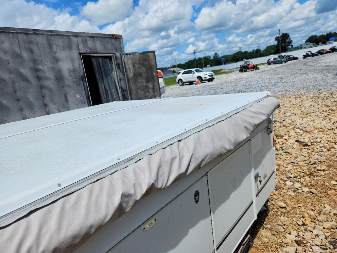 2002 COLEMAN Trailer