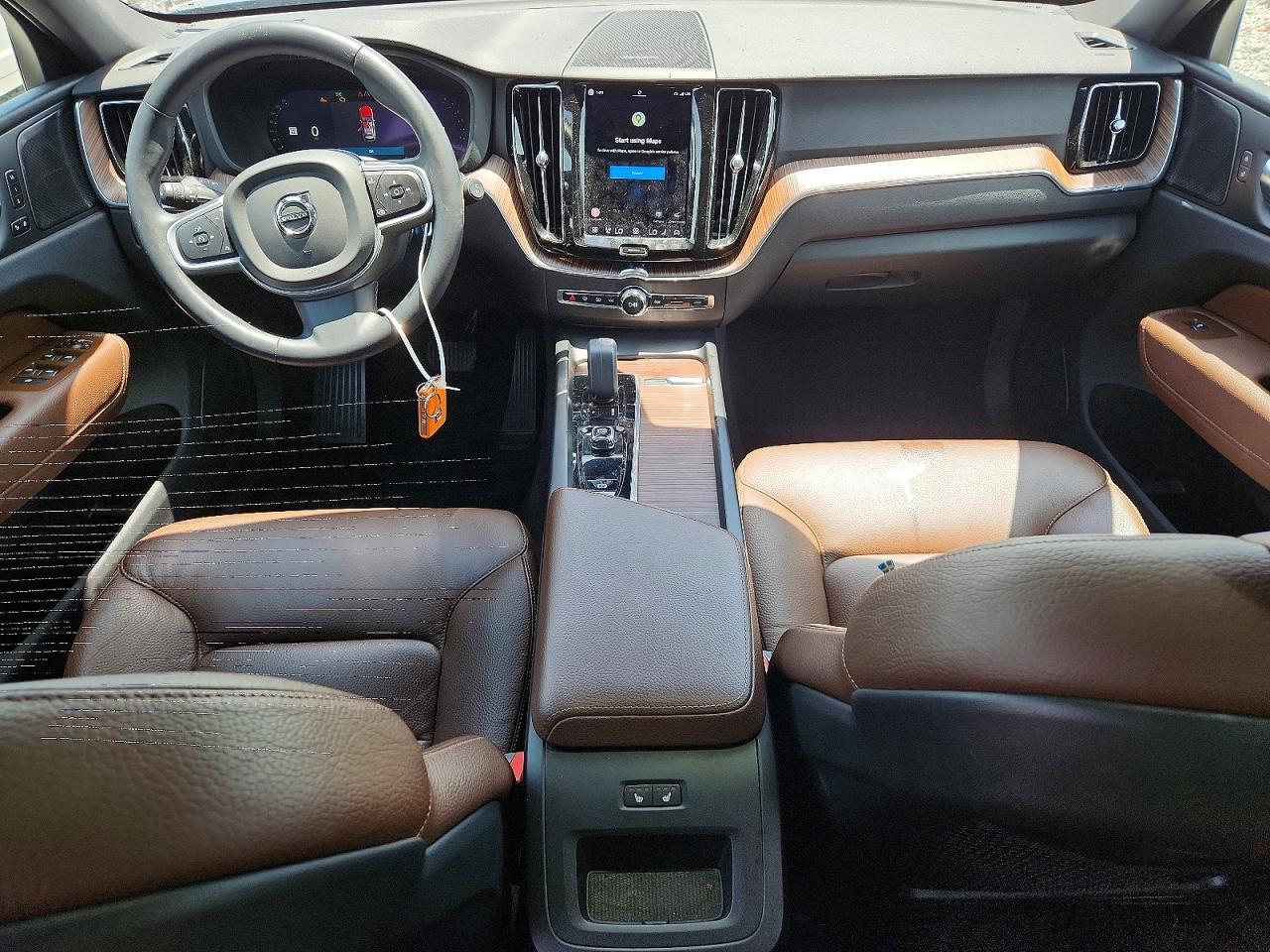 2022 VOLVO XC60
