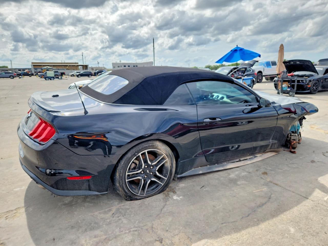 2022 FORD MUSTANG