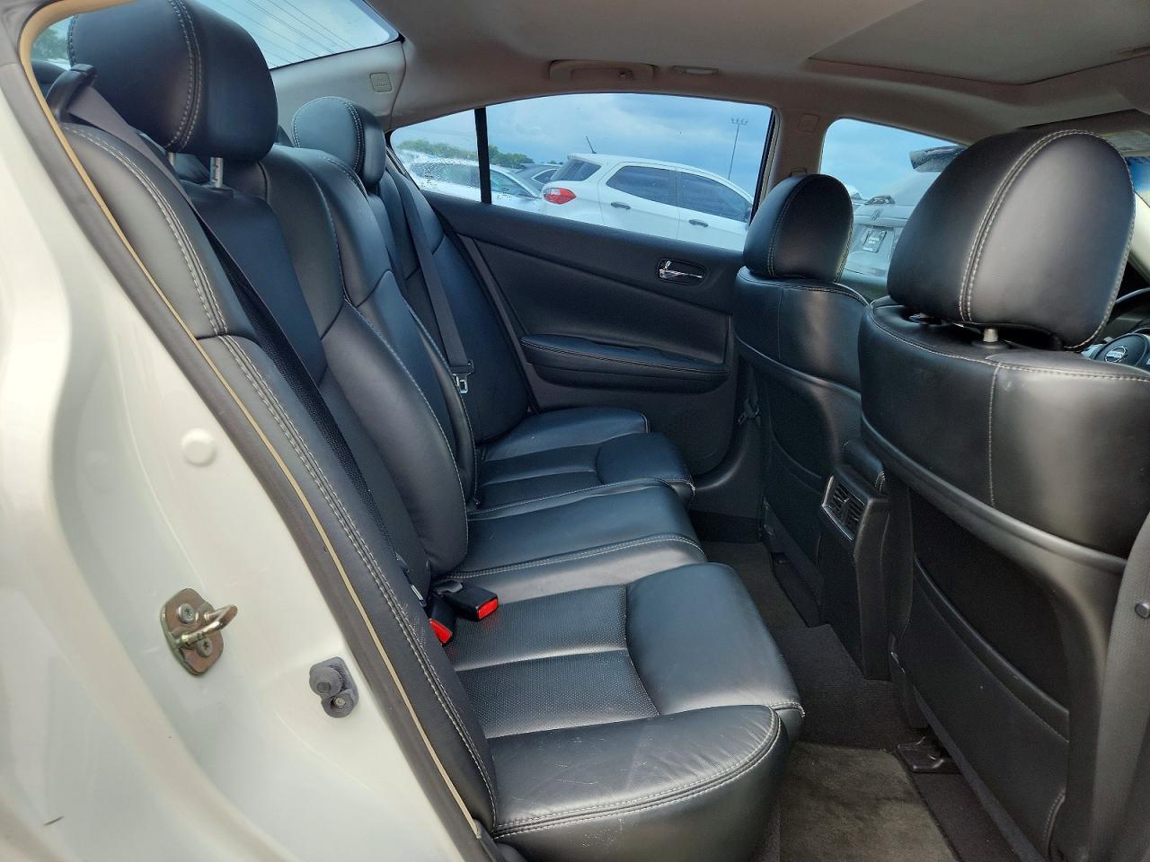 2014 NISSAN Maxima