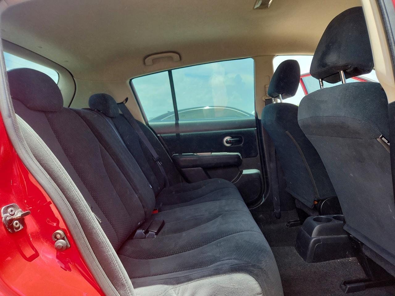2010 NISSAN VERSA