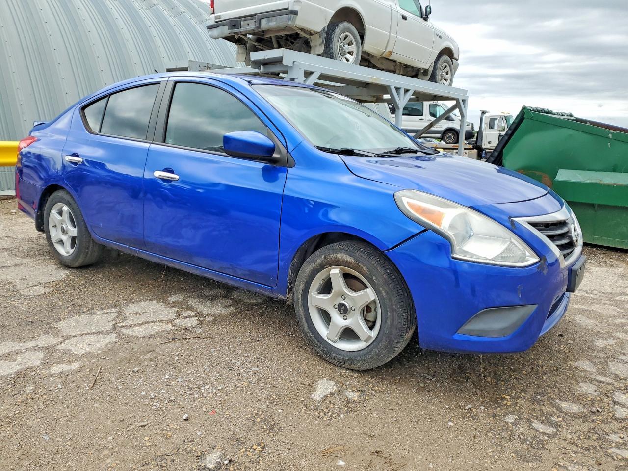 2015 NISSAN VERSA