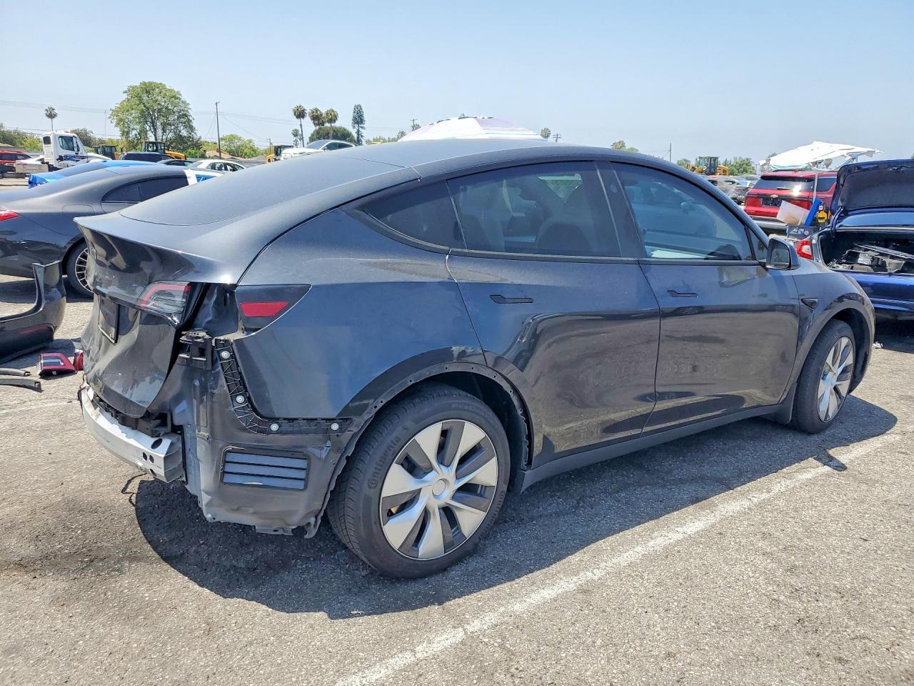 2024 TESLA MODEL Y