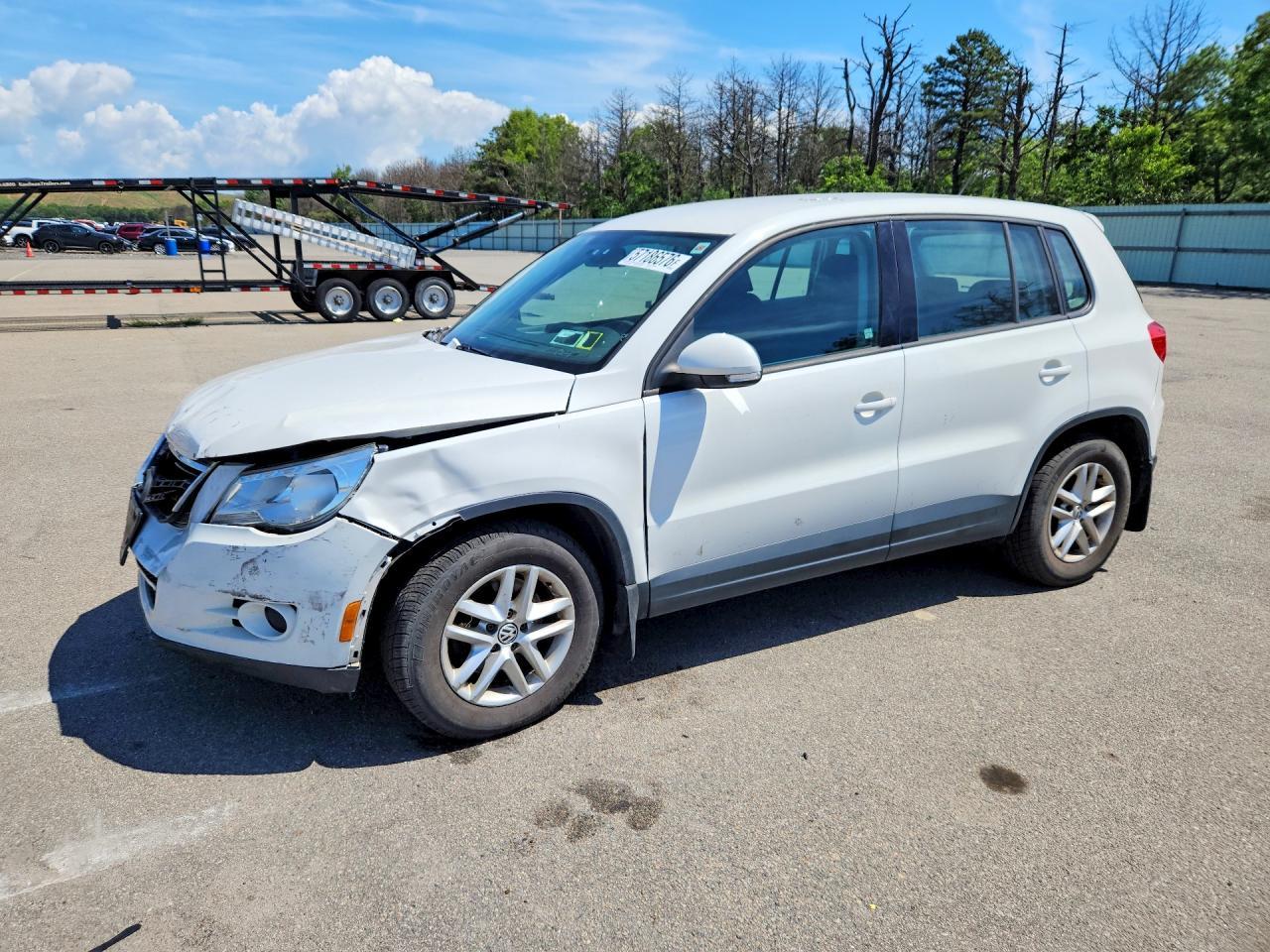 2011 VOLKSWAGEN TIGUAN