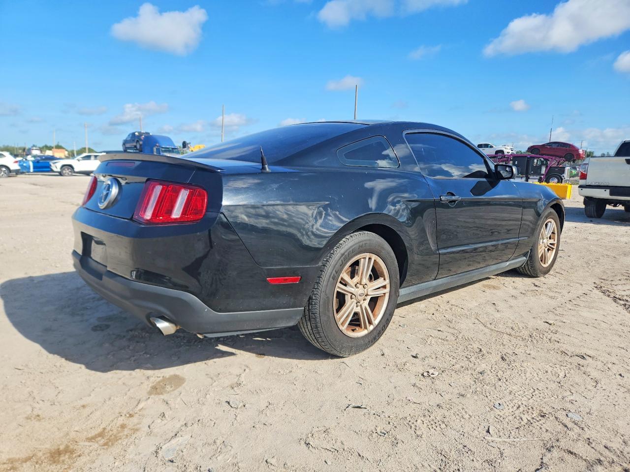 2012 FORD MUSTANG