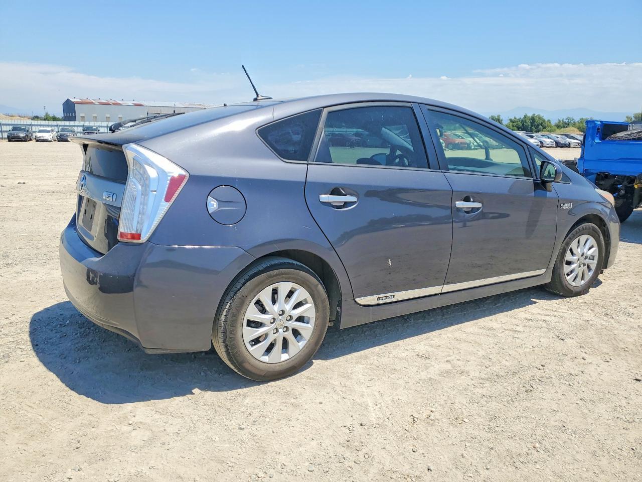 2014 TOYOTA Prius Plug-In