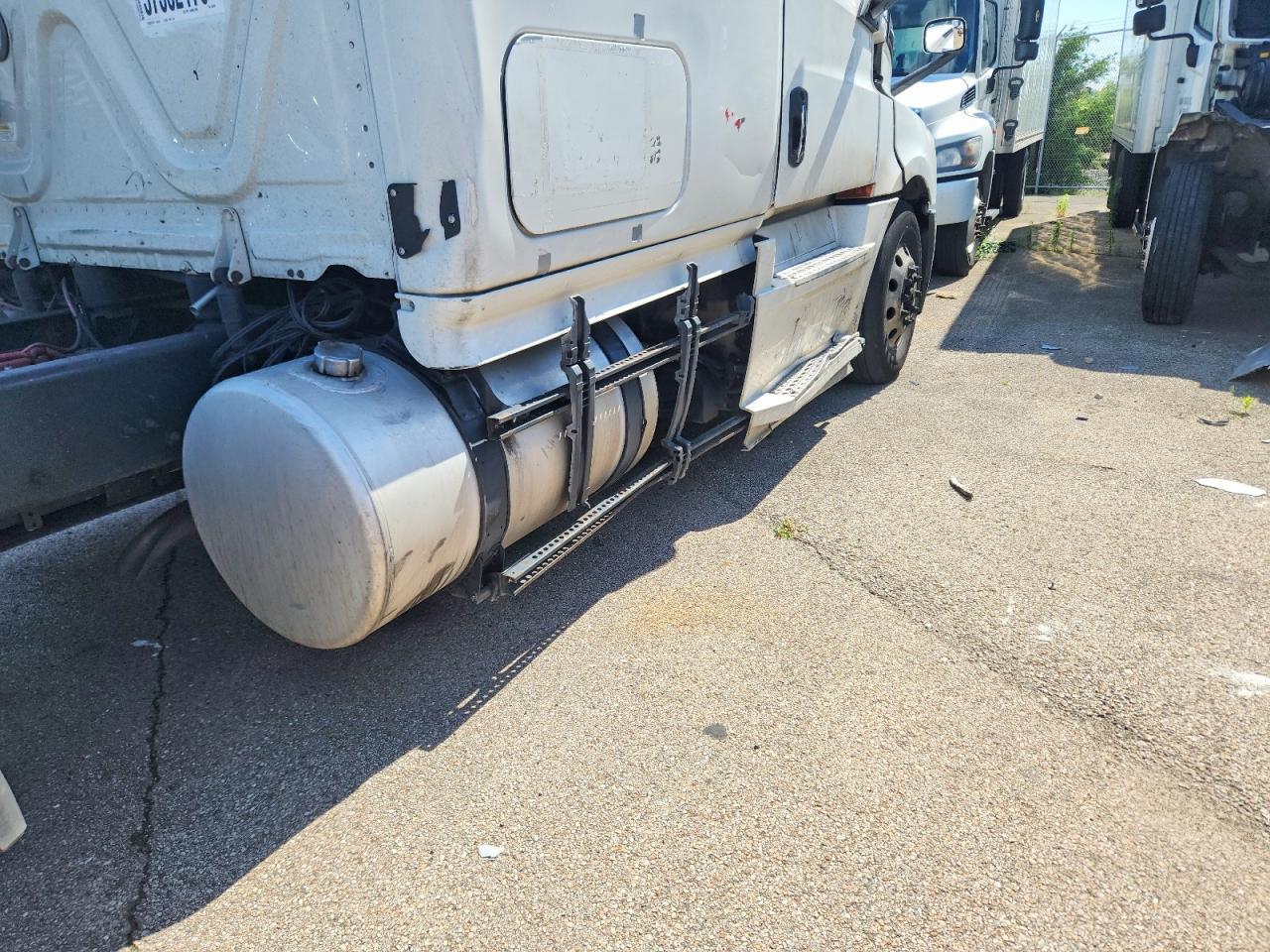 2020 FREIGHTLINER CASCADIA 126