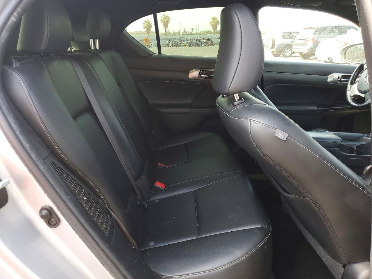 2015 LEXUS CT 200