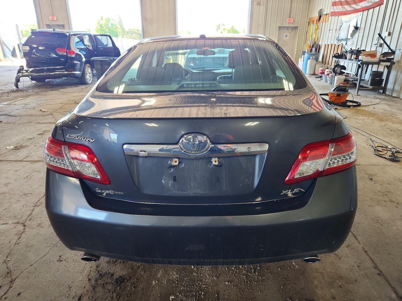 2011 TOYOTA CAMRY