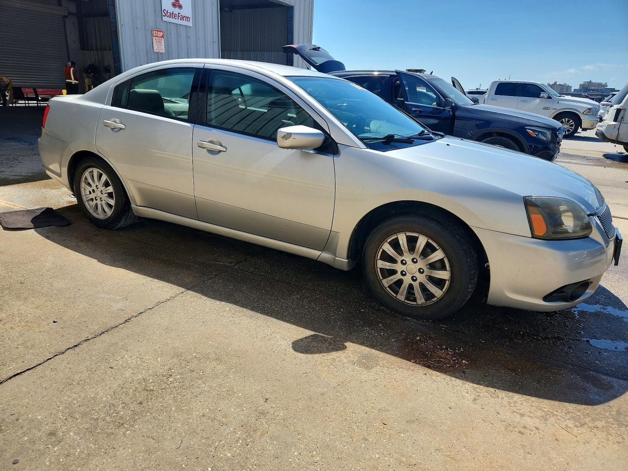 2011 MITSUBISHI Galant