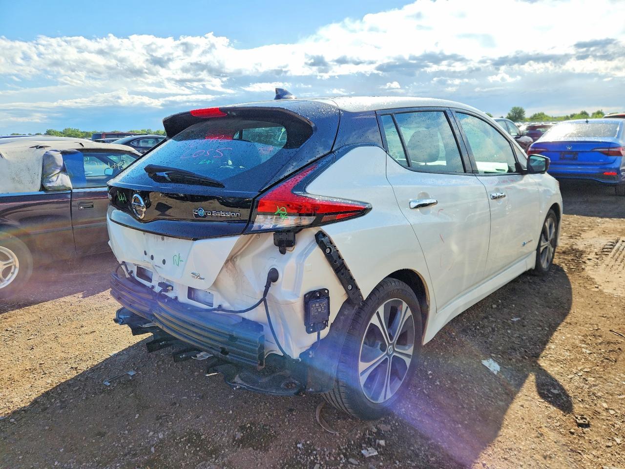 2018 NISSAN LEAF