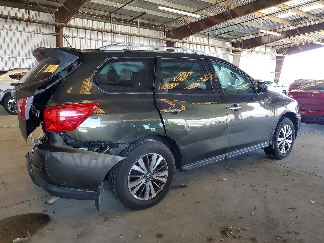 2017 NISSAN PATHFINDER