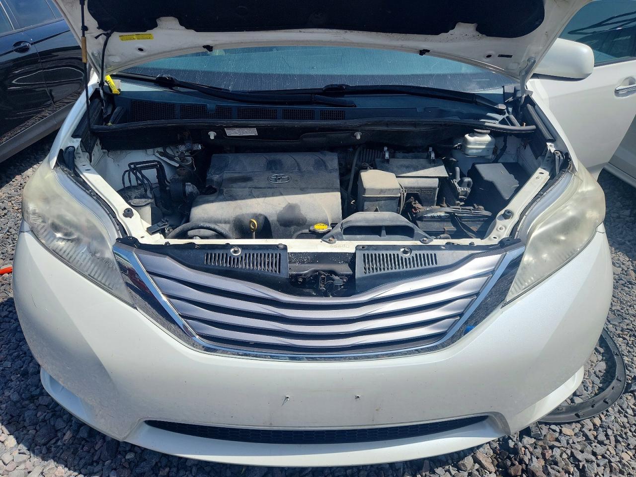 2015 TOYOTA SIENNA
