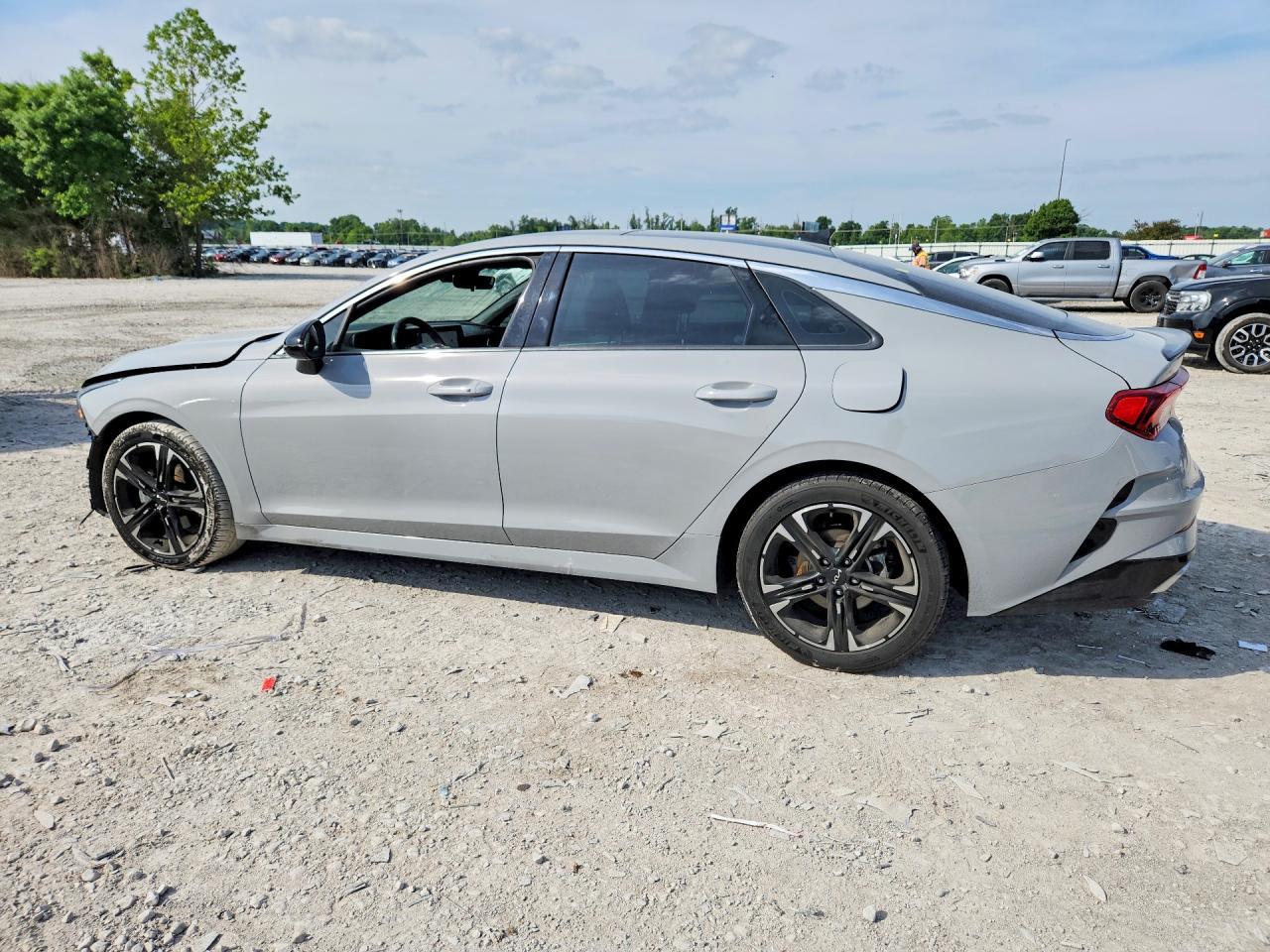 2022 KIA K5