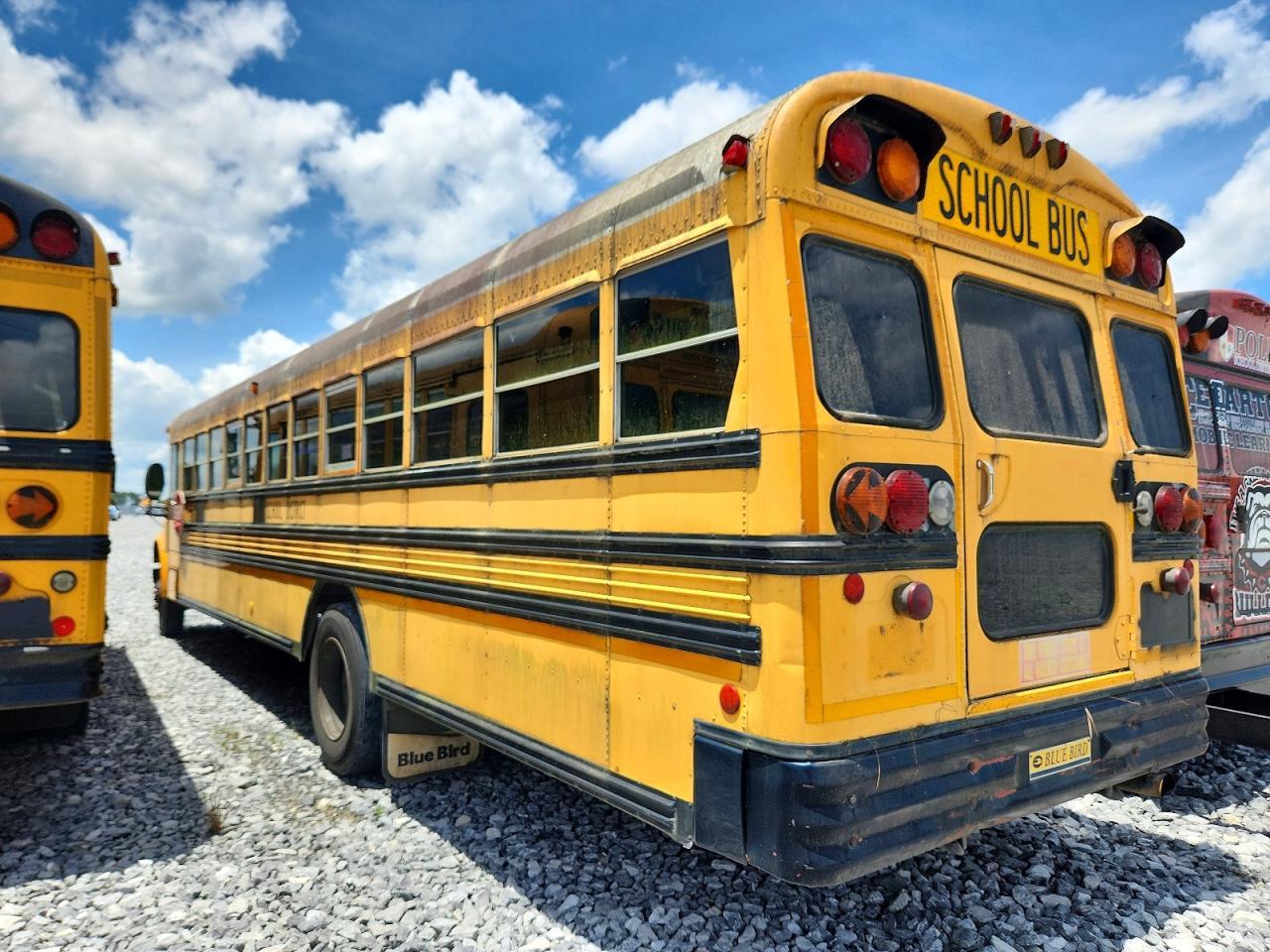 2003 INTERNATIONAL 3800