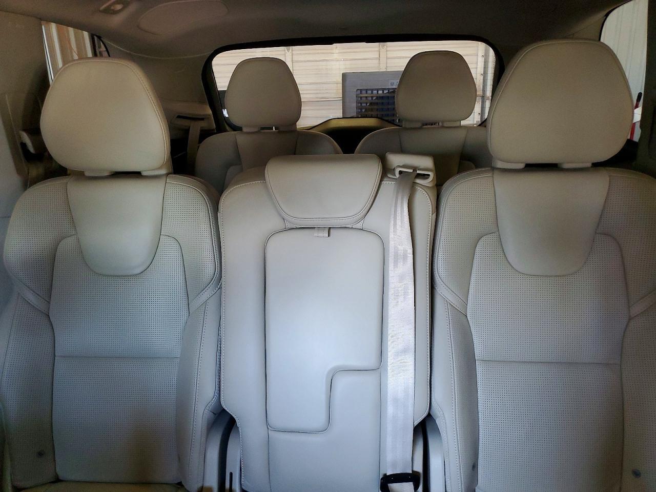 2017 VOLVO XC90