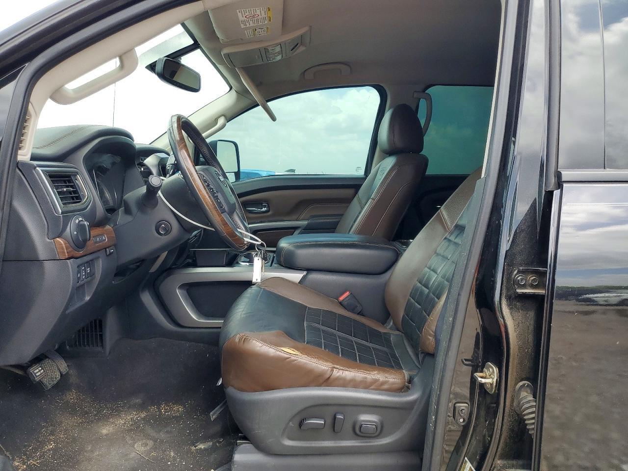 2016 NISSAN Titan