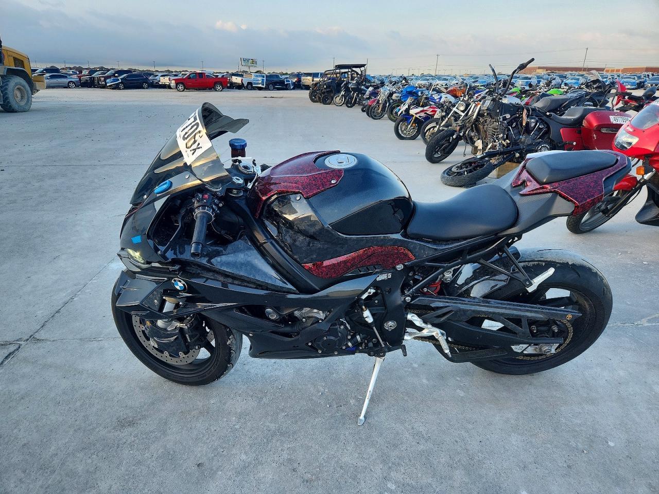 2023 BMW S 1000