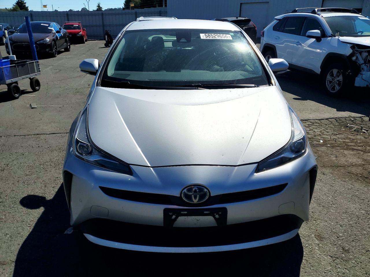 2019 TOYOTA PRIUS