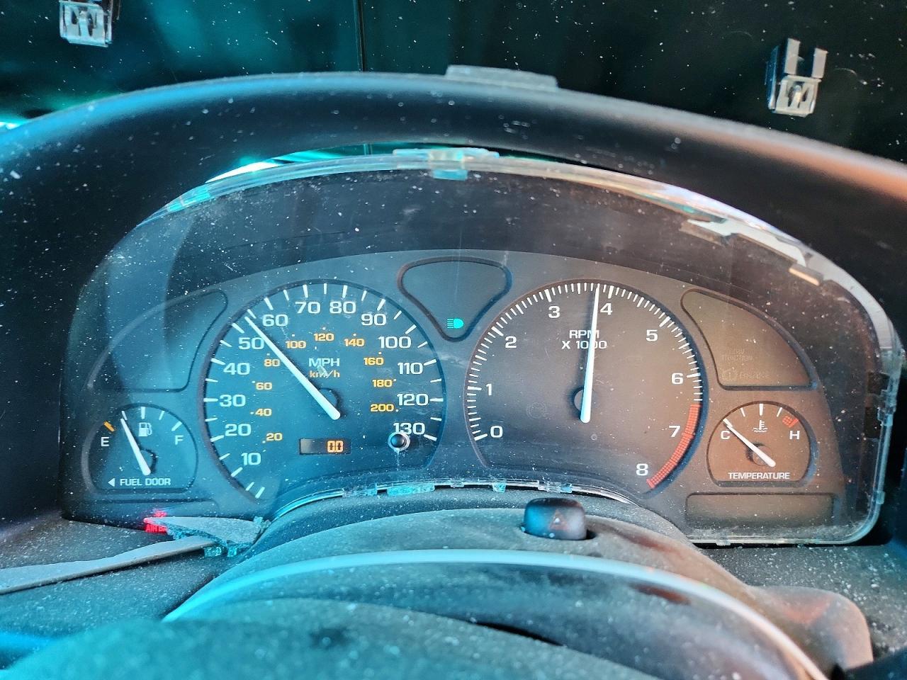 2002 SATURN Sl2