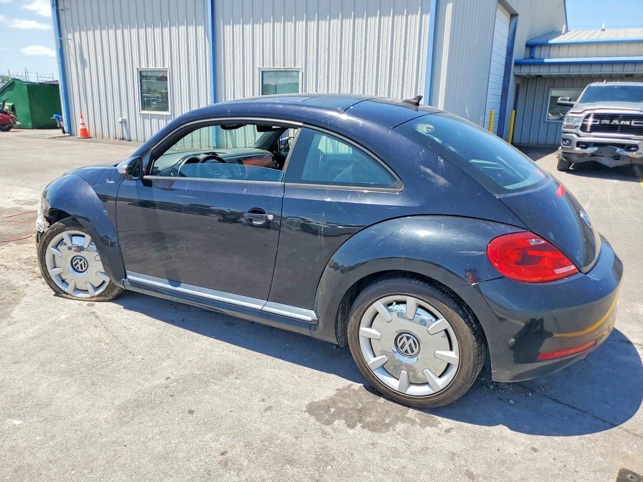 2013 VOLKSWAGEN Beetle
