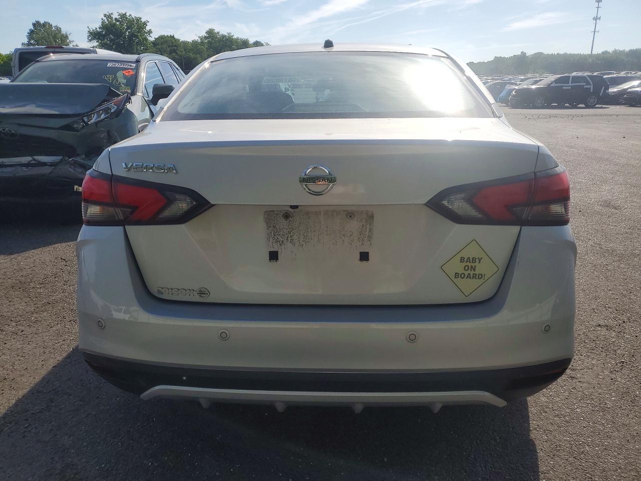 2020 NISSAN VERSA