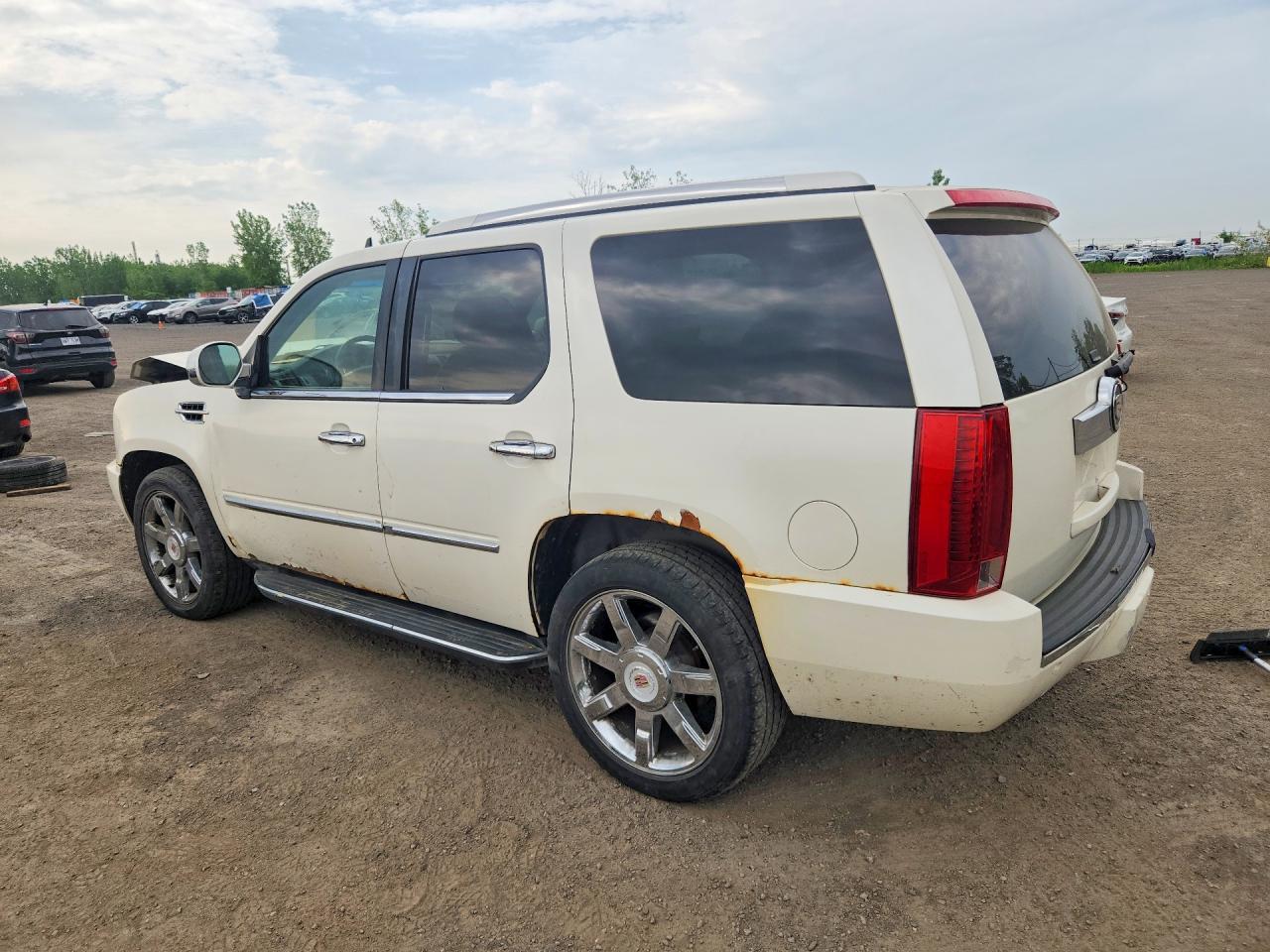 2011 CADILLAC ESCALADE