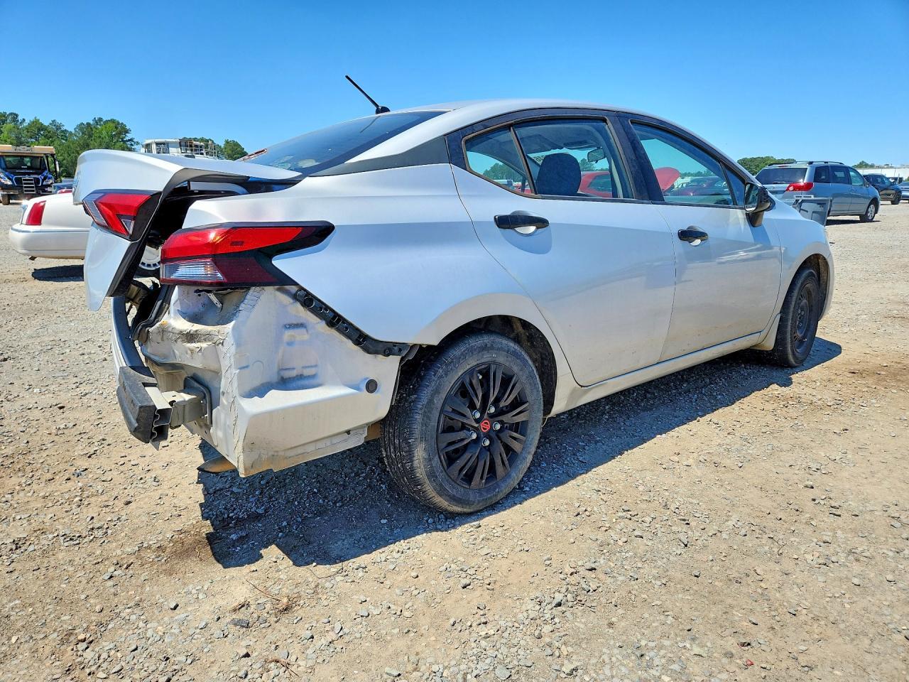 2020 NISSAN VERSA
