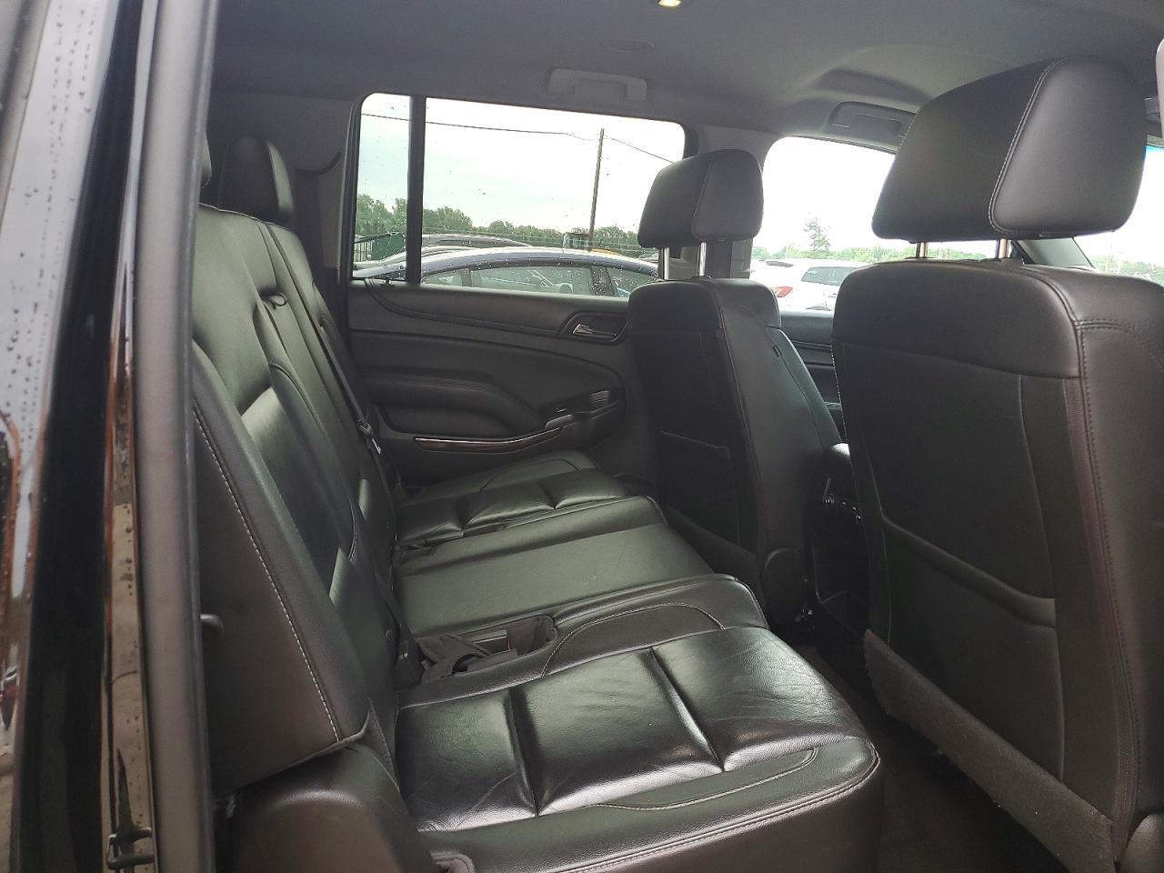 2017 CHEVROLET Suburban