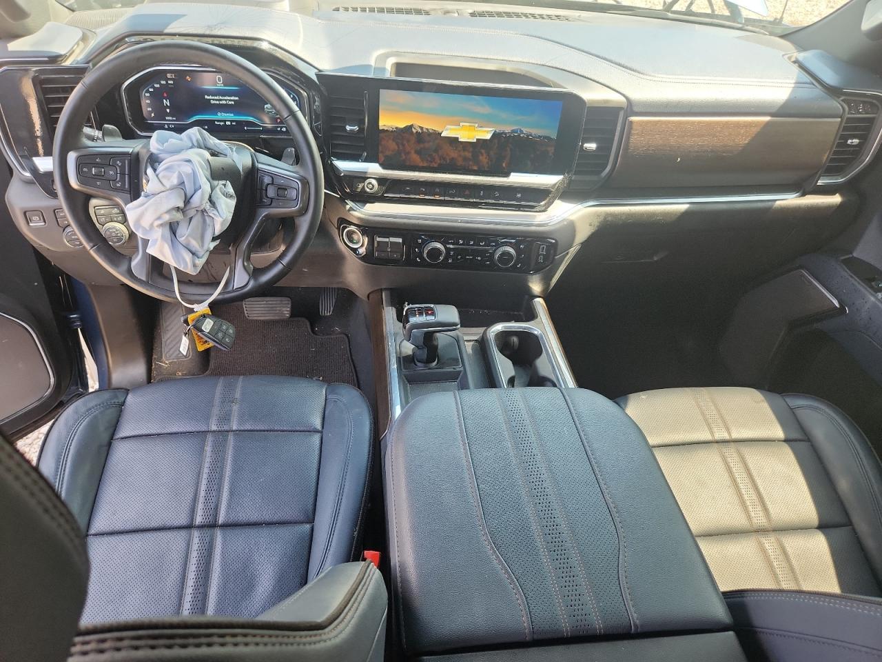 2024 CHEVROLET Silverado