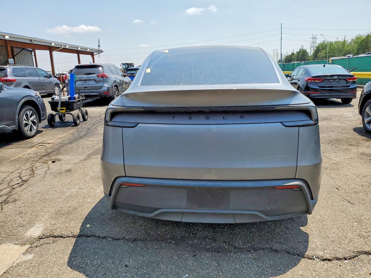 2026 TESLA MODEL Y